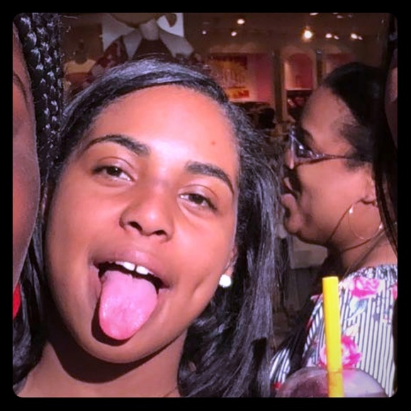 Meet your Posher, Mya - Picture 1 of 1